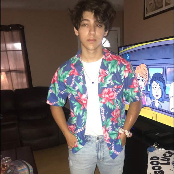 Danielle💋💞Ambassador/ Suggested User🎉 - Picture 4 of 5